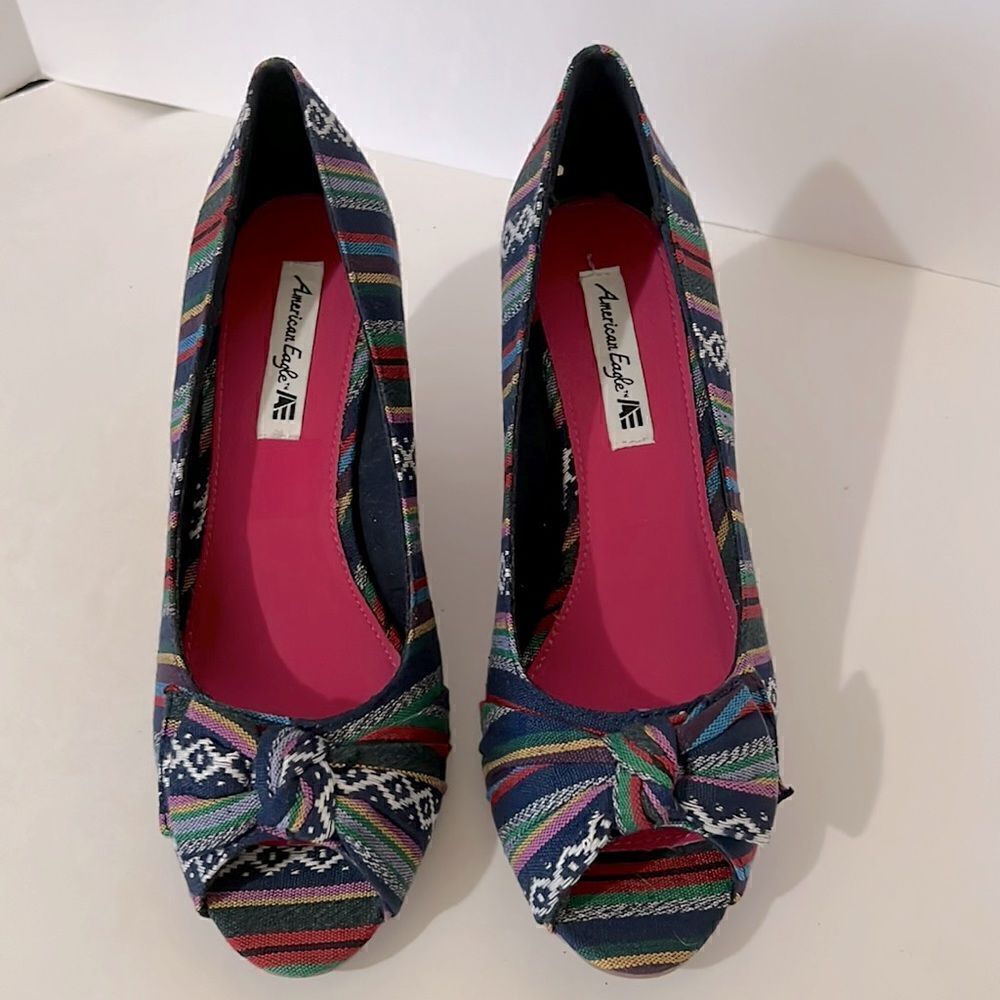 American Eagle Fabric Southwest Print Perp Toe Wedges Size 9 wide